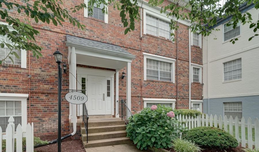 4509 ROMLON St 301, Beltsville, MD 20705 - 1 Beds, 1 Bath