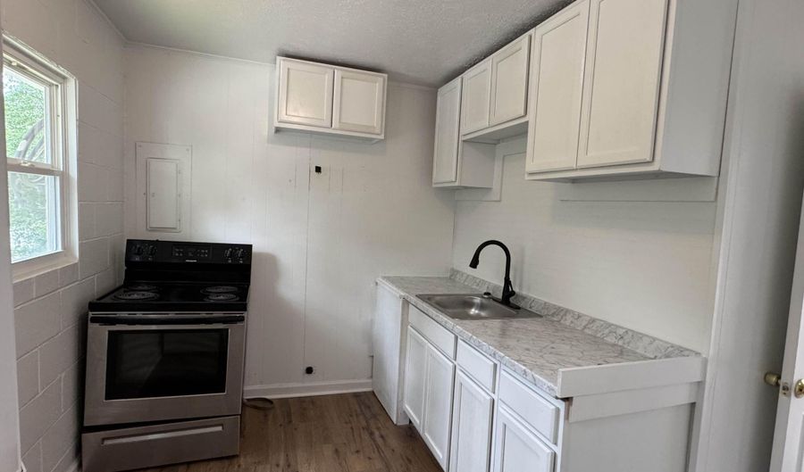 532 NW Hampton Ave NW, Aiken, SC 29801 - 2 Beds, 1 Bath
