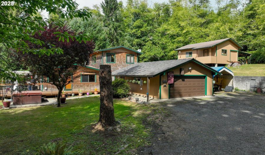 89869 HIGHWAY 202, Astoria, OR 97103 - 4 Beds, 3 Bath