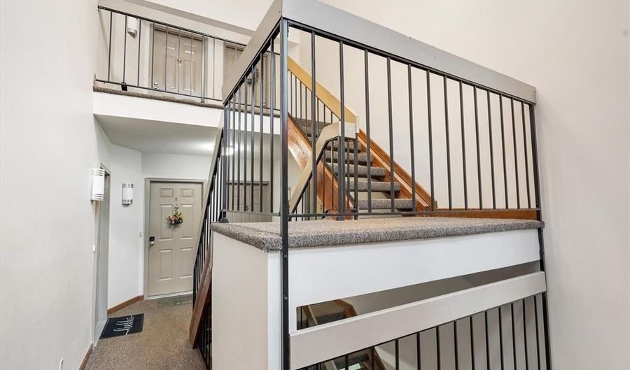 1034 Alpine Ridge Dr G6, Ballwin, MO 63021 - 2 Beds, 2 Bath