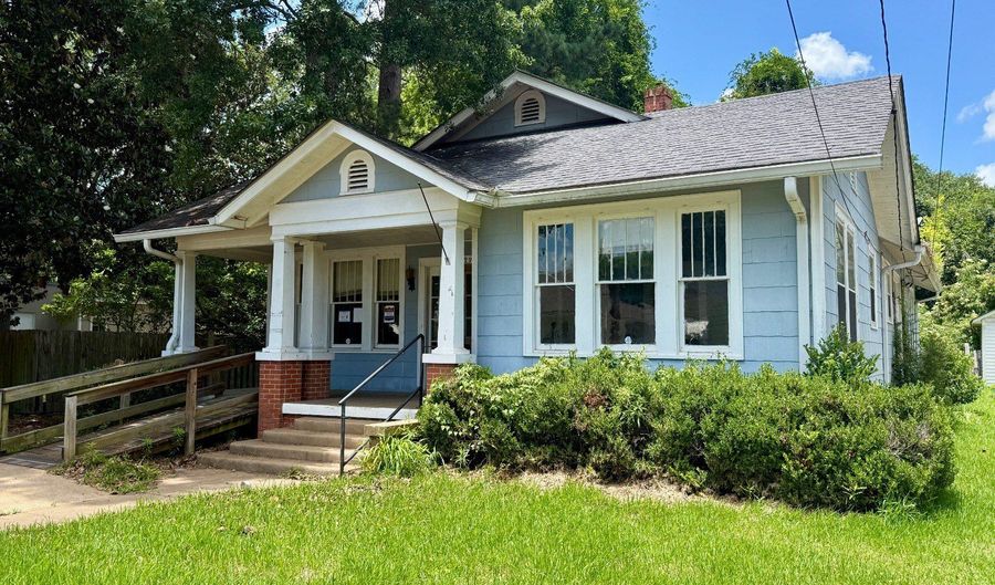 2336 Albert St, Alexandria, LA 71301 - 3 Beds, 1 Bath