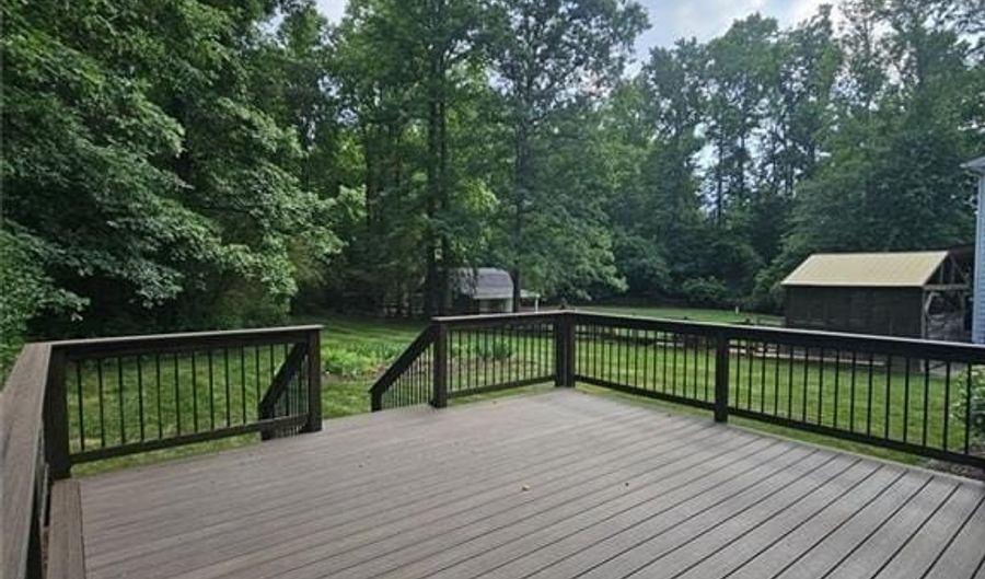 290 Oakmere Dr, Alpharetta, GA 30009 - 4 Beds, 3 Bath