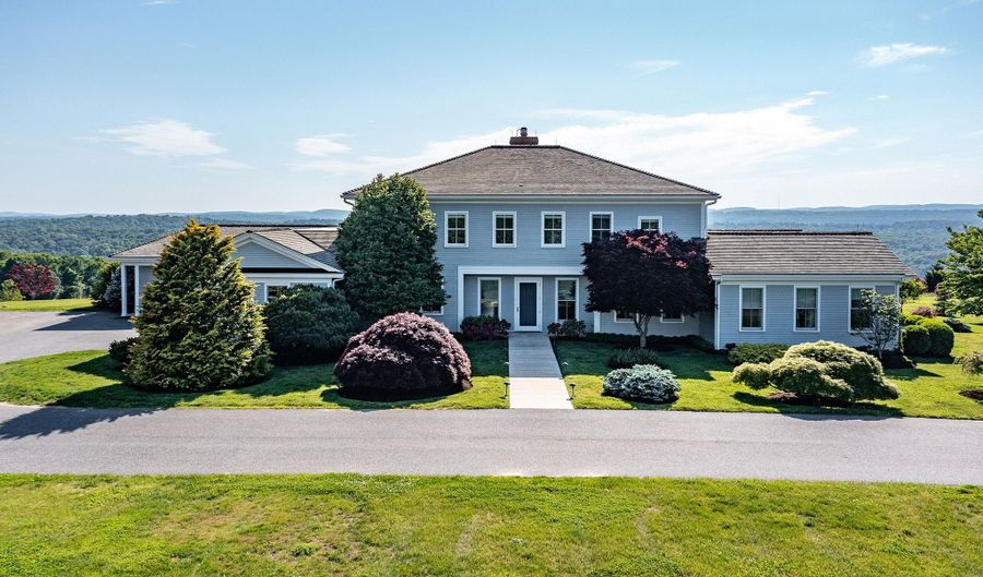 289 Northrop St, Bridgewater, CT 06752 - 5 Beds, 7 Bath