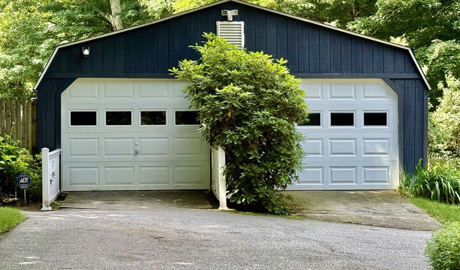 209 R Lake Rd, Andover, CT 06232 - 2 Beds, 1 Bath