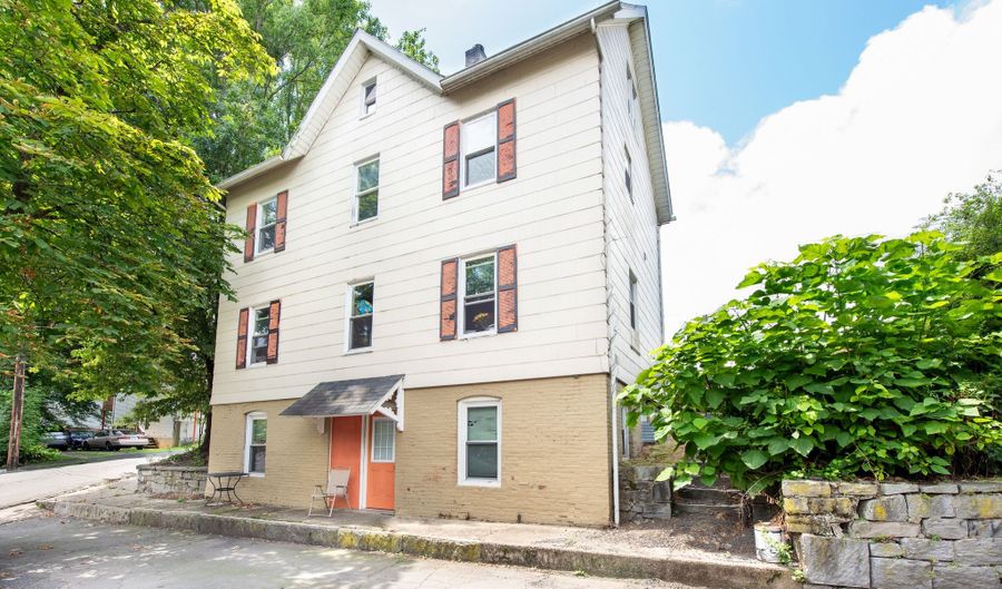 6 Crescent St, Ansonia, CT 06401 - 6 Beds, 2 Bath