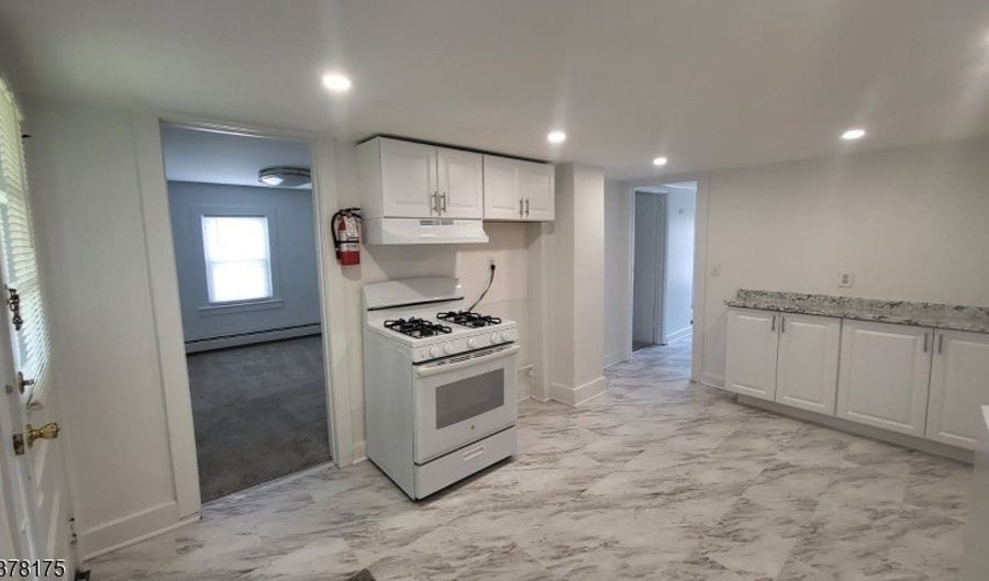 60 E Mc Farlan St Abc D, Andover, NJ 07801 - 1 Beds, 1 Bath