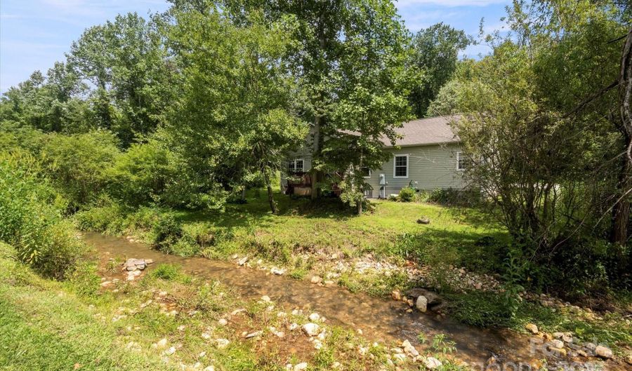 142 Pinners Cove Rd, Asheville, NC 28803 - 3 Beds, 2 Bath