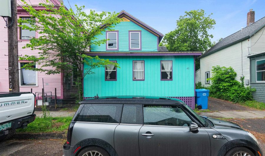 43 Cedar St, Burlington, VT 05401 - 5 Beds, 2 Bath