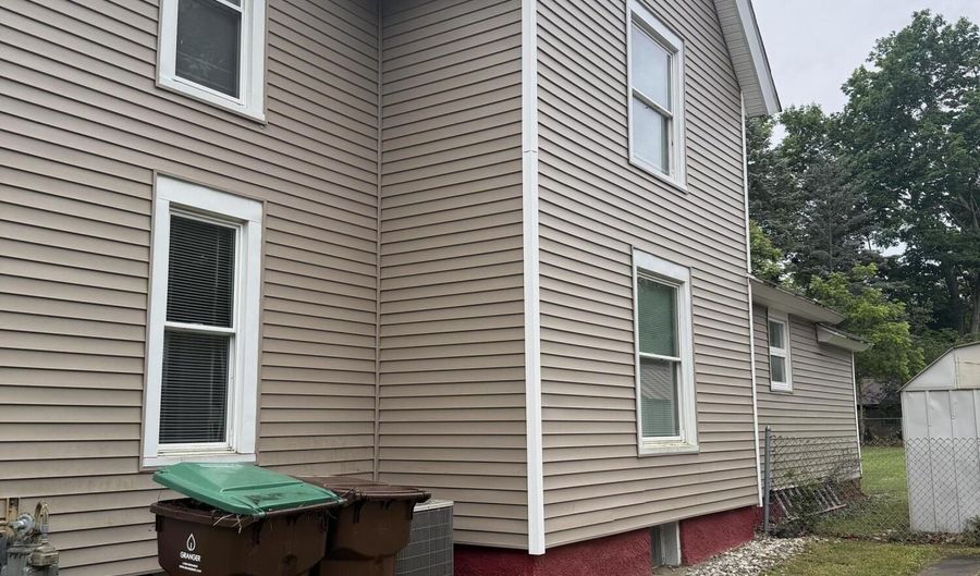 905 Burr Oak St, Albion, MI 49224 - 3 Beds, 1 Bath