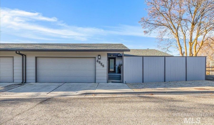 4955 N Bitterbrush Dr, Boise, ID 83703 - 4 Beds, 3 Bath