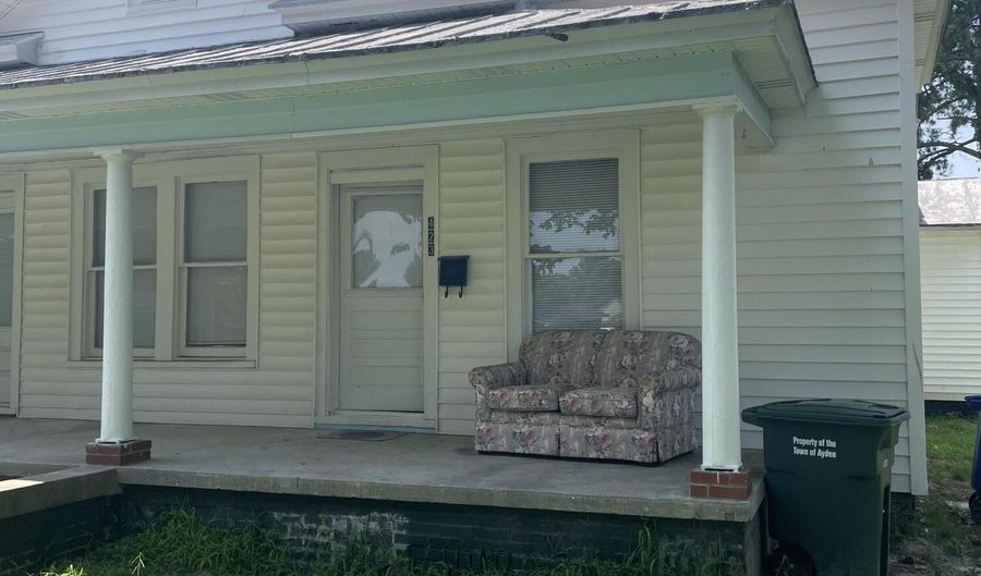 423 Snow Hill St, Ayden, NC 28513 - 2 Beds, 1 Bath
