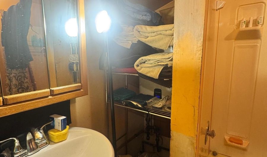 511 5th St NW, Aitkin, MN 56431 - 2 Beds, 1 Bath