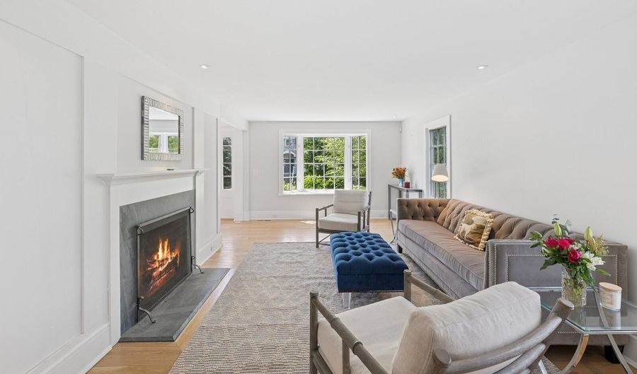 27 Waverly Rd, Darien, CT 06820 - 5 Beds, 5 Bath