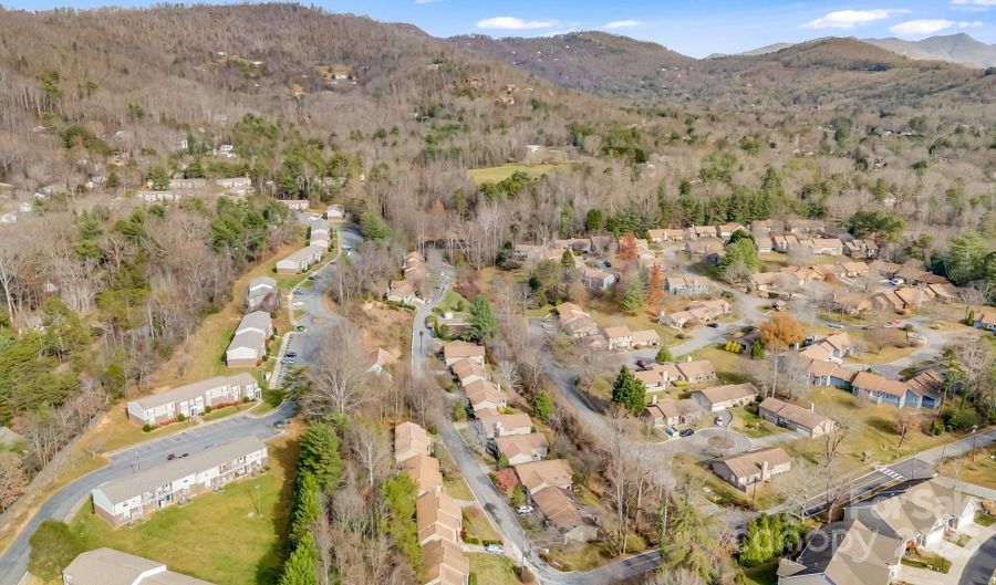 1 Hedgerose Ct B, Asheville, NC 28805 - 3 Beds, 2 Bath