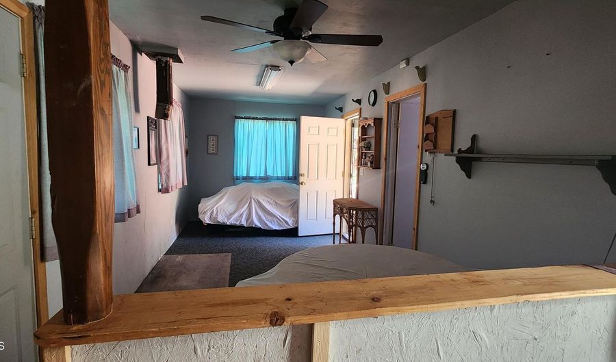 200 Cathedral Vly, Ash Fork, AZ 86320 - 1 Beds, 1 Bath