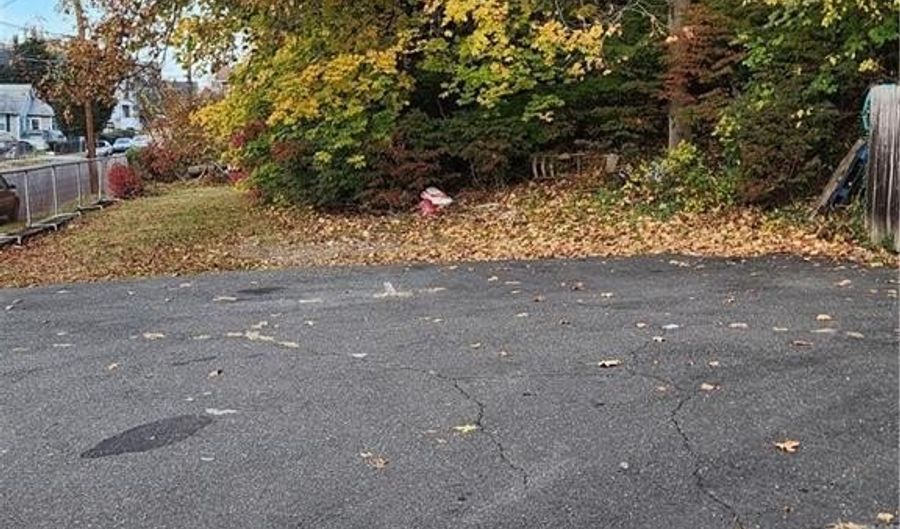 126 Goddard Ave B, Bridgeport, CT 06610 - 2 Beds, 1 Bath