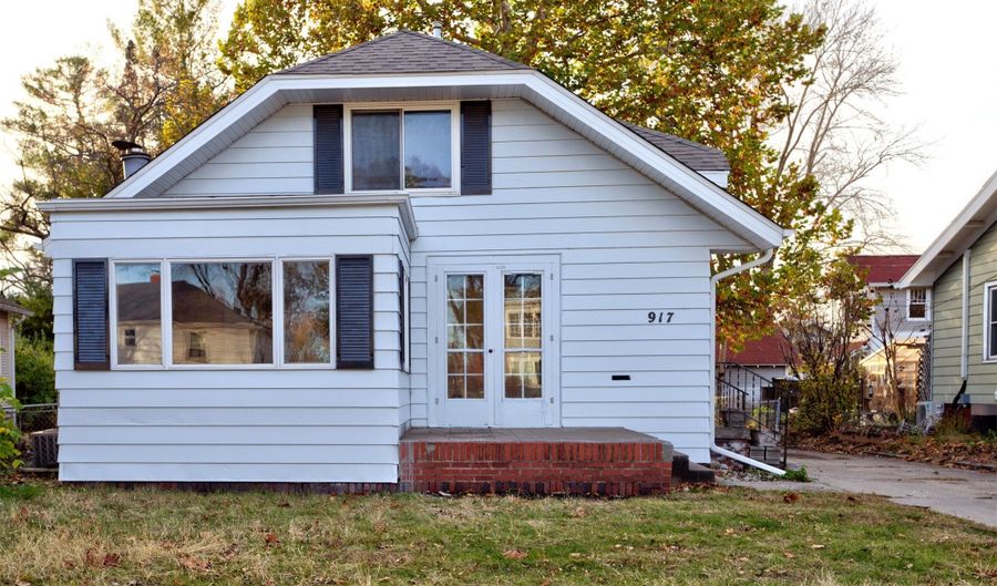 917 Grand Ave, Ames, IA 50010 - 4 Beds, 2 Bath