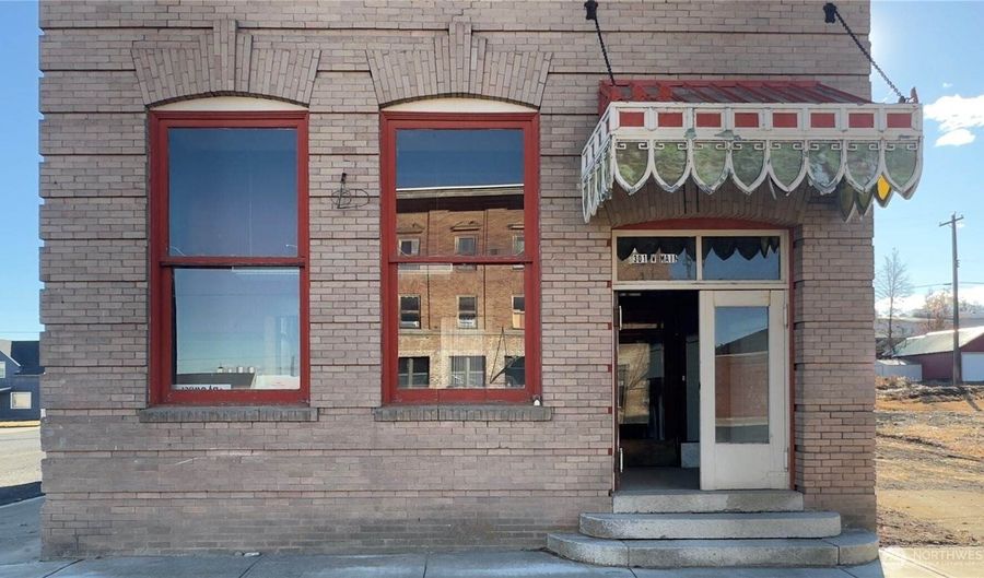 301 W Main St, Almira, WA 99103 - 1 Beds, 2 Bath