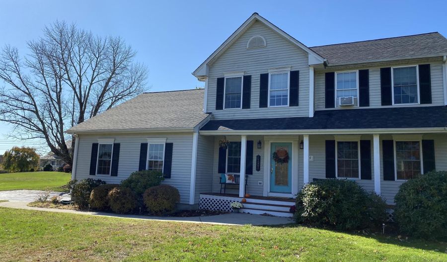 29 Meadowbrook Dr, Brooklyn, CT 06234 - 3 Beds, 3 Bath