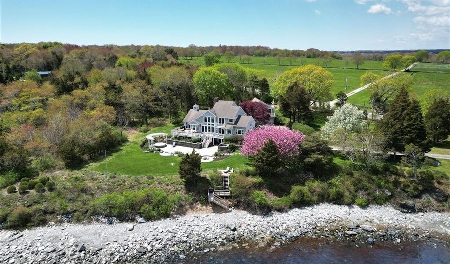 115 Beavertail Rd, Jamestown, RI 02835 - 4 Beds, 5 Bath