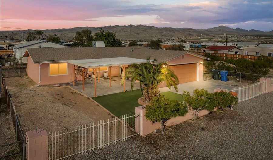 1551 Emerald Rd, Bullhead City, AZ 86442 - 3 Beds, 2 Bath