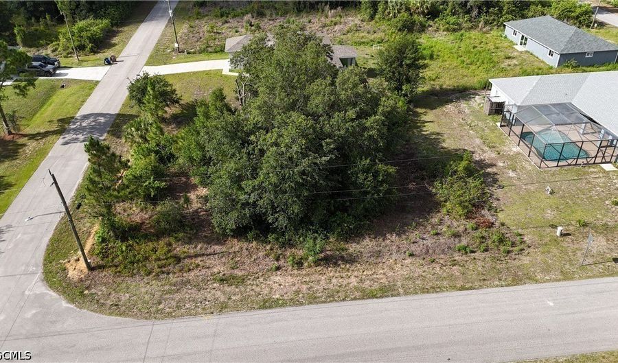 2025 Robert Ave, Alva, FL 33920 - 0 Beds, 0 Bath