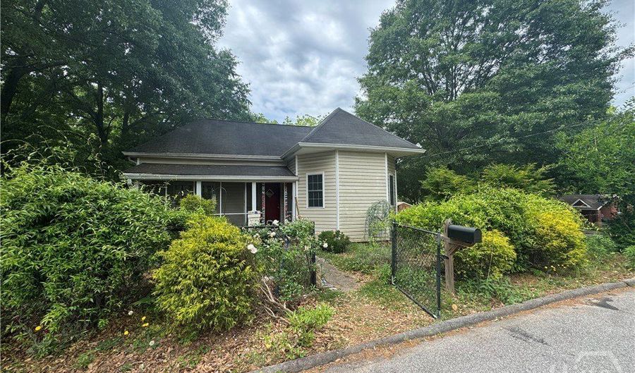 1734 E Broad St A, Athens, GA 30601 - 4 Beds, 2 Bath