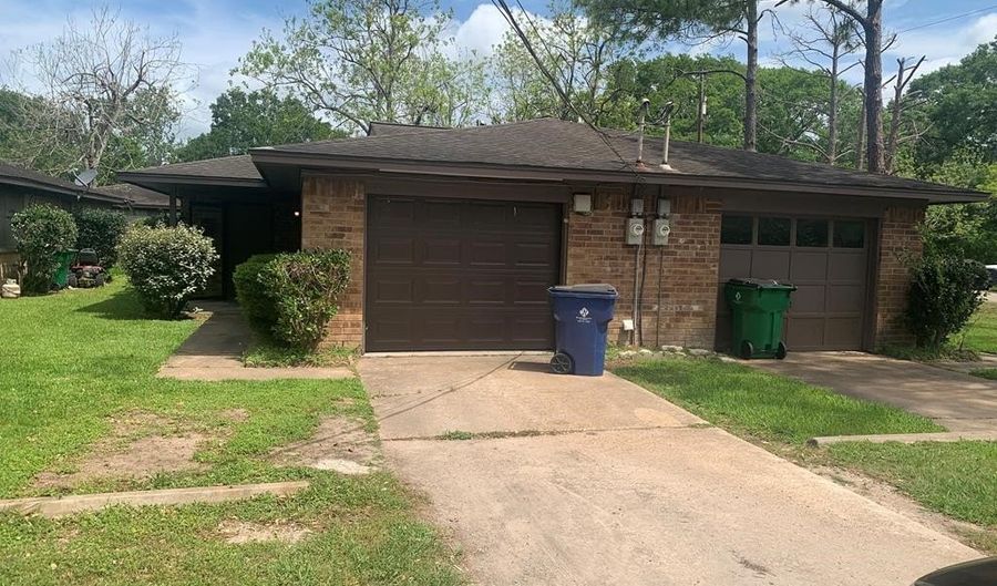 717-719 Cincinnati St, Angleton, TX 77515 - 2 Beds, 1 Bath