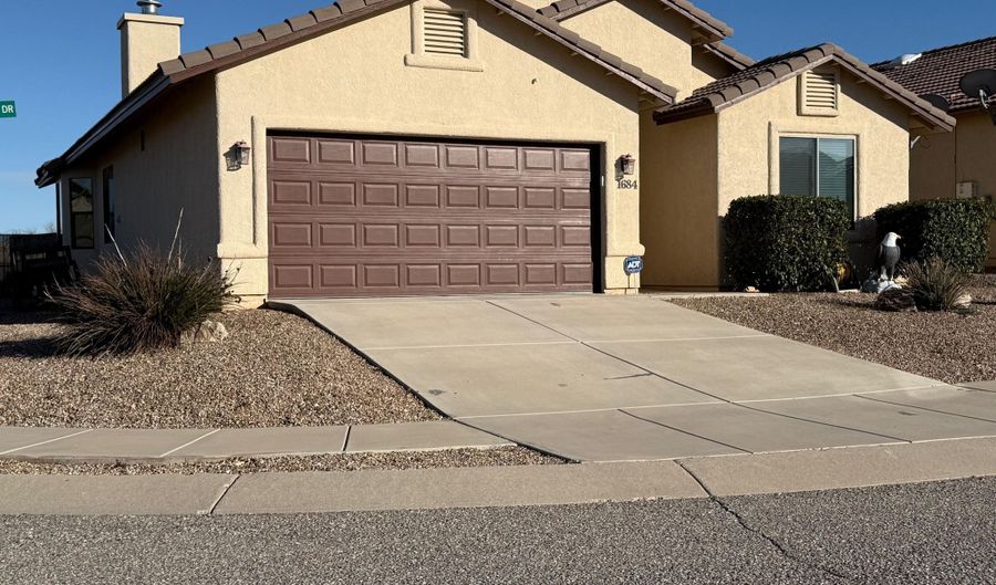 1684 S Tenen Pass Dr, Benson, AZ 85602 - 3 Beds, 2 Bath