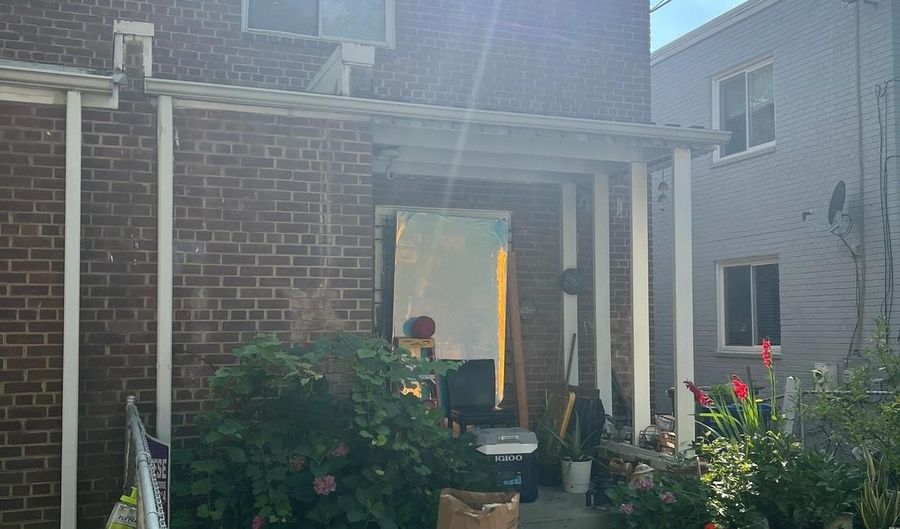 6620 BLAIR Rd NW, Washington, DC 20012 - 2 Beds, 2 Bath