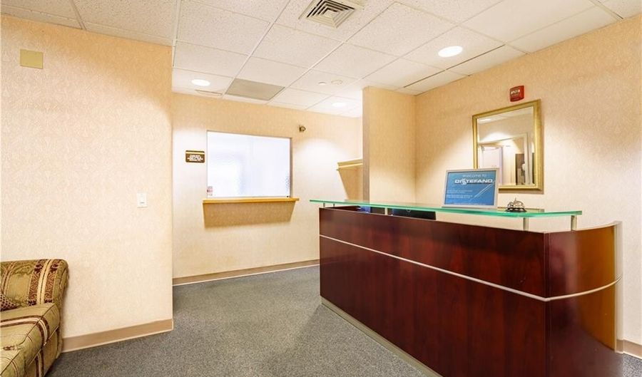 215 Toll Gate Rd 308, Warwick, RI 02886 - 0 Beds, 0 Bath