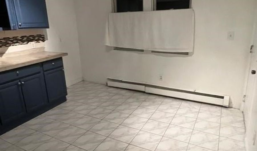 686 KENNEDY Blvd 1, Bayonne, NJ 07002 - 2 Beds, 1 Bath