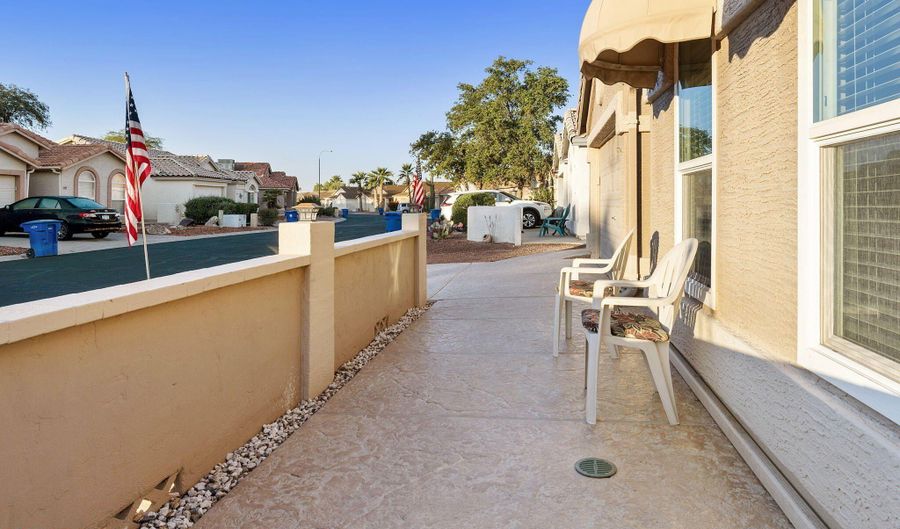 1926 E LINDRICK Dr, Chandler, AZ 85249 - 2 Beds, 2 Bath