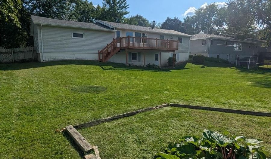 1608 Plainview Ln, Albert Lea, MN 56007 - 3 Beds, 2 Bath