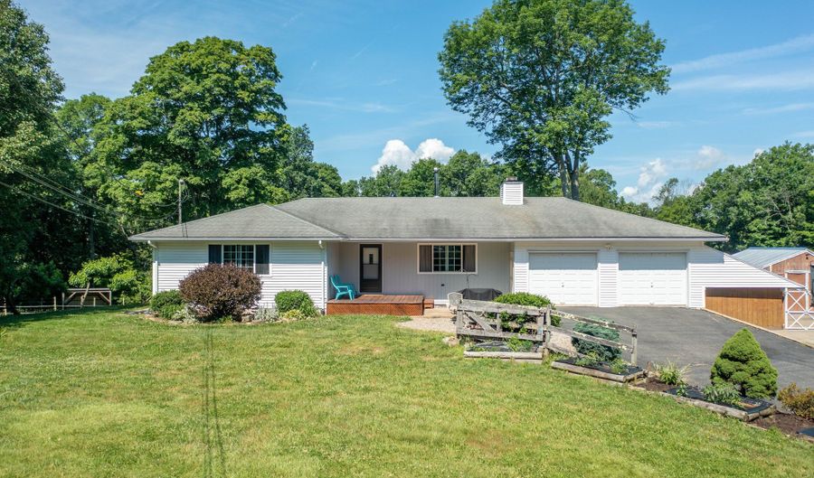 102 Pumpkin Hill Rd, Ashford, CT 06278 - 3 Beds, 3 Bath