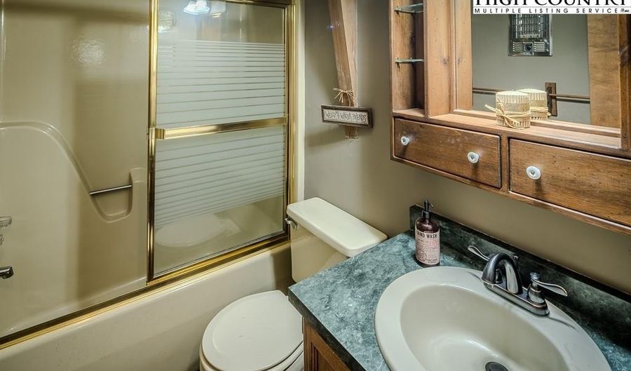 35 Maple Dr B, Banner Elk, NC 28604 - 1 Beds, 2 Bath