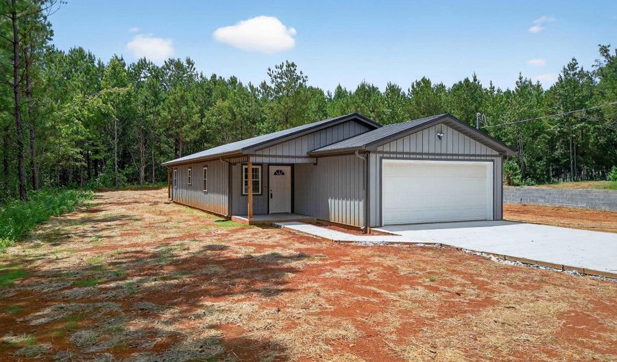 1129 EARL ROBERTS Rd, Anniston, AL 36207 - 3 Beds, 2 Bath