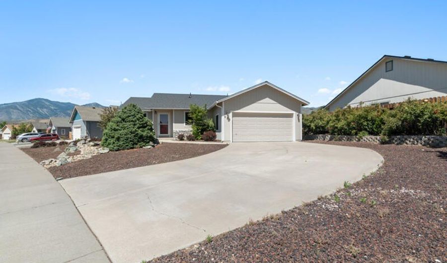 923 Ranchview Cir, Carson City, NV 89705 - 3 Beds, 2 Bath