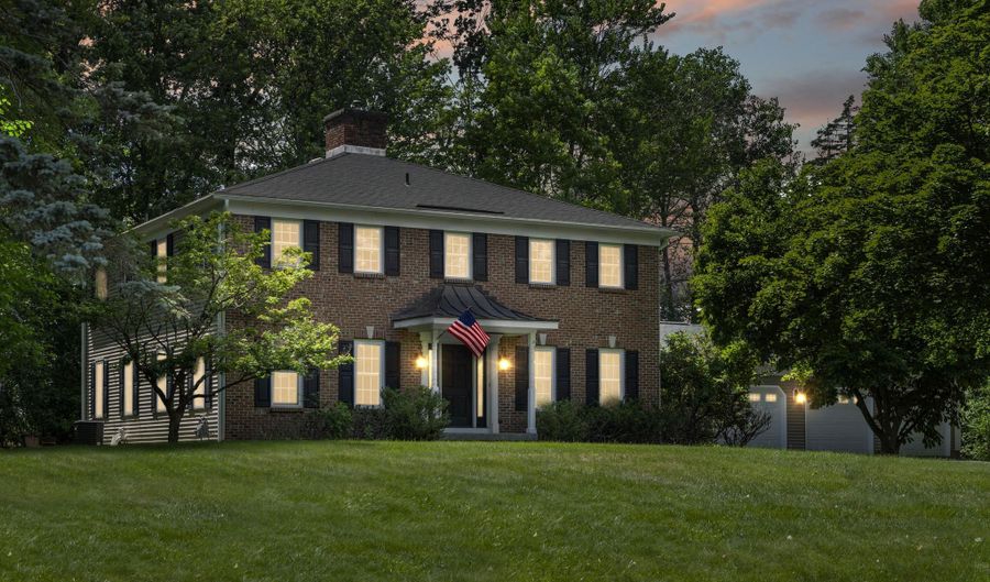 17 Schuyler Hills Rd, Albany, NY 12211 - 5 Beds, 4 Bath