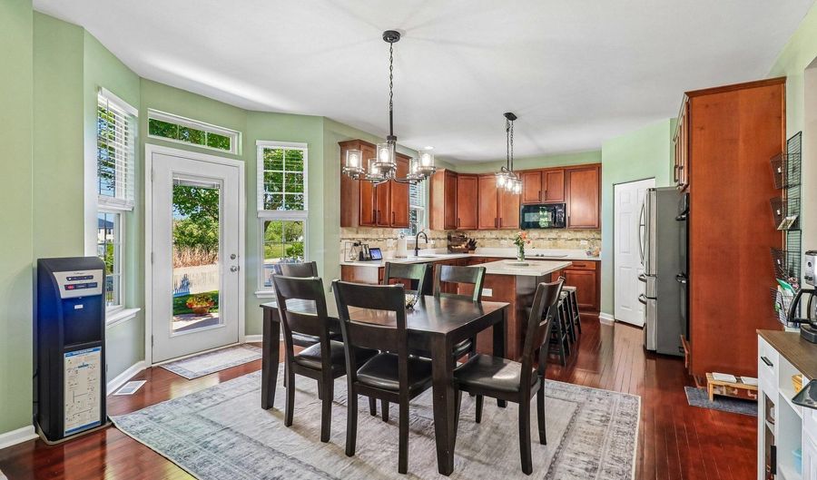 1241 Bradford Ln, Antioch, IL 60002 - 4 Beds, 3 Bath