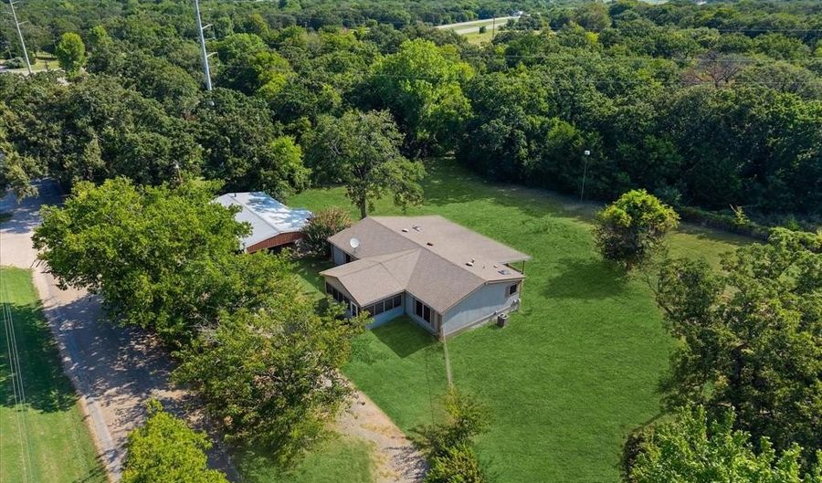 6217 Baker Ln, Alvarado, TX 76009 - 3 Beds, 2 Bath