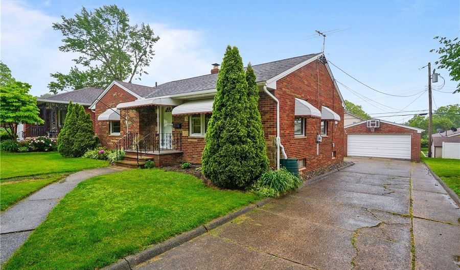 304 E Dresden Ave, Akron, OH 44301 - 3 Beds, 2 Bath