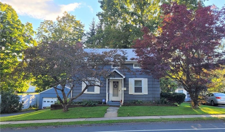 5 Snipsic St, Vernon, CT 06066 - 3 Beds, 2 Bath