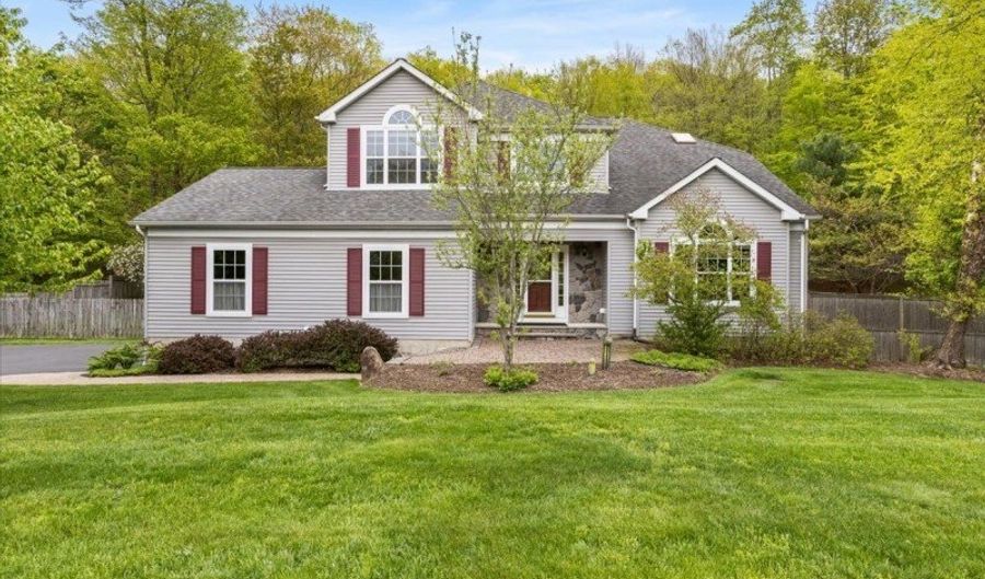15 Upper Plateau Dr, Alloway, NJ 07462 - 4 Beds, 3 Bath