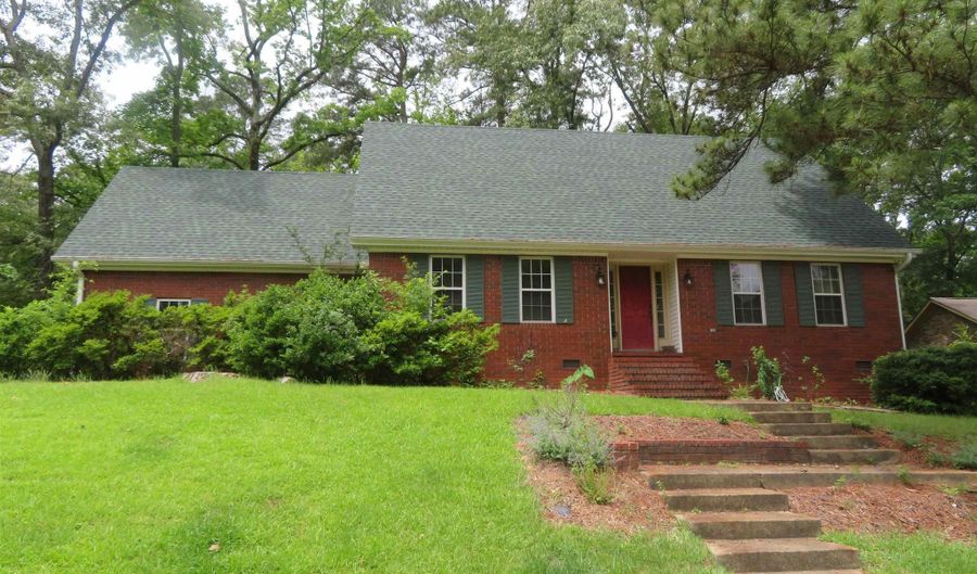 807 N Park Dr, Arkadelphia, AR 71923 - 3 Beds, 3 Bath