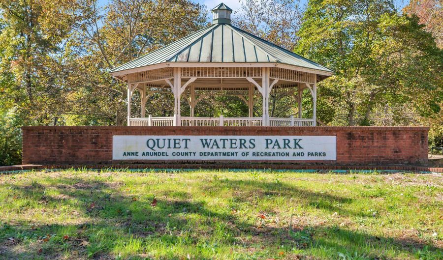 1005 HYDE PARK Dr, Annapolis, MD 21403 - 2 Beds, 1 Bath