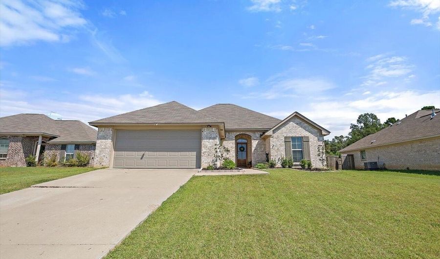 915 Filmore Dr, Brandon, MS 39042 - 3 Beds, 2 Bath