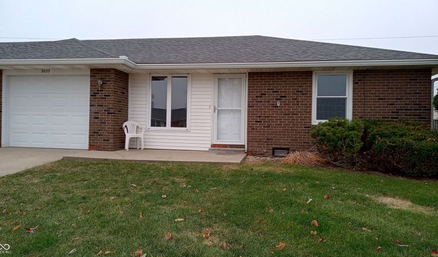 2033 Alhambra Ct B, Anderson, IN 46013 - 2 Beds, 1 Bath