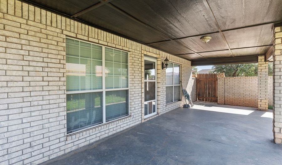 1527 NW 9th St, Andrews, TX 79714 - 4 Beds, 3 Bath