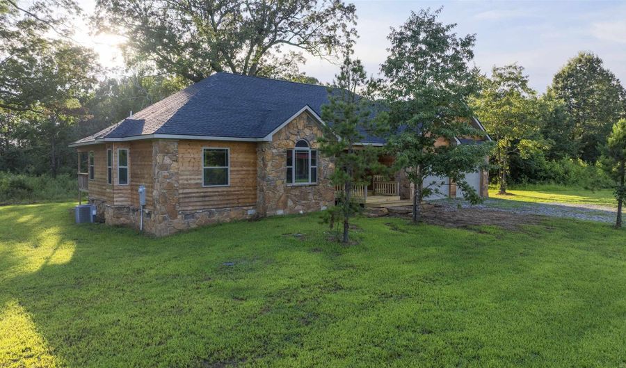 405 Lumpkin Dr, Batesville, AR 72501 - 3 Beds, 3 Bath
